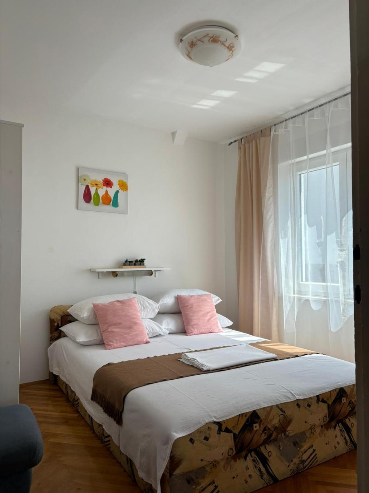 Helen Apartments ツリクヴェニツァ エクステリア 写真